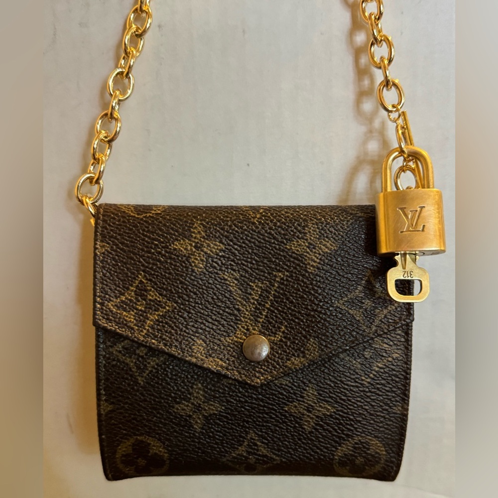 LV Monogram Elise Wallet